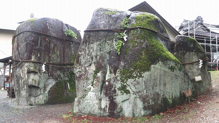 三ツ石神社04の写真