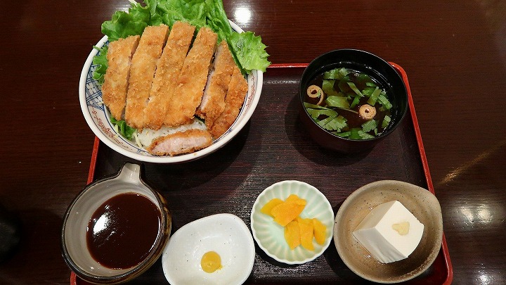 甲州かつ丼の写真