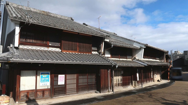 川原町の古い町並みの写真